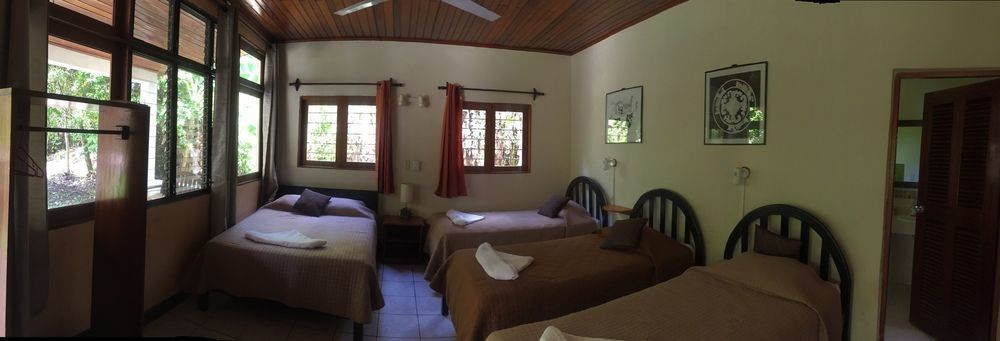 Hotel Jaguar Inn Tikal Exteriör bild