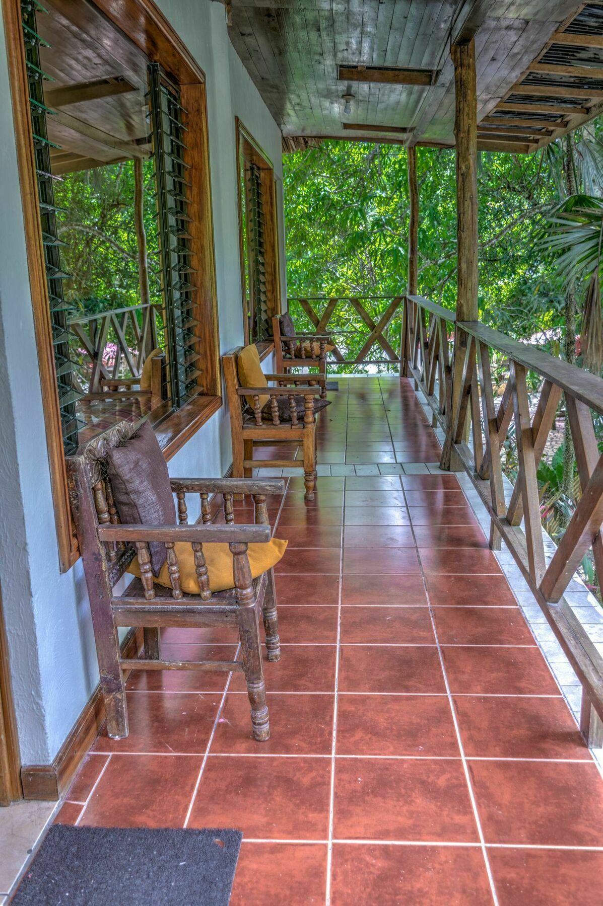 Hotel Jaguar Inn Tikal Exteriör bild